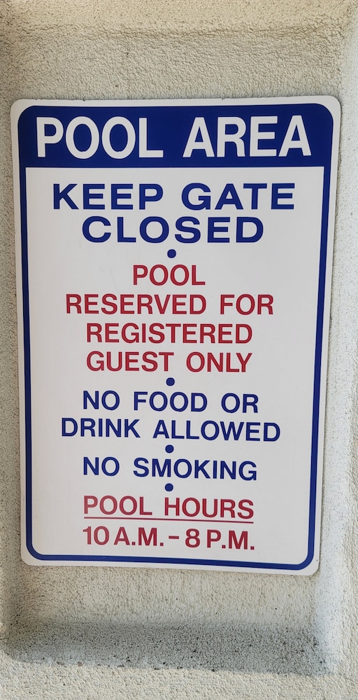 Beachwalker Inn and Suites 25/50
