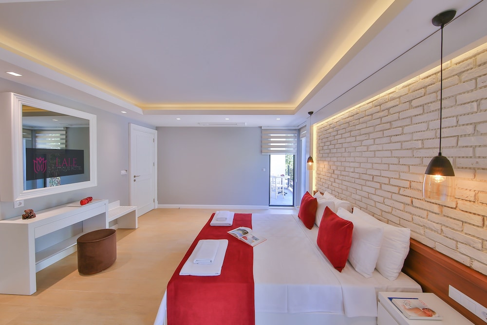 Lale Hotel 20/50