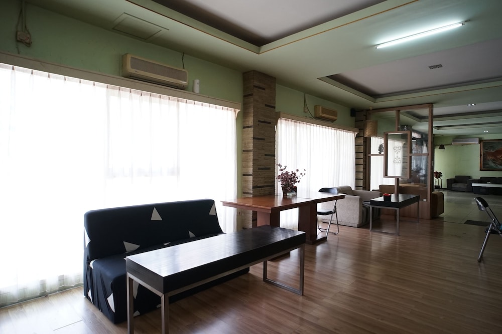 OYO 2015 Bandara Hotel Balikpapan 34/46