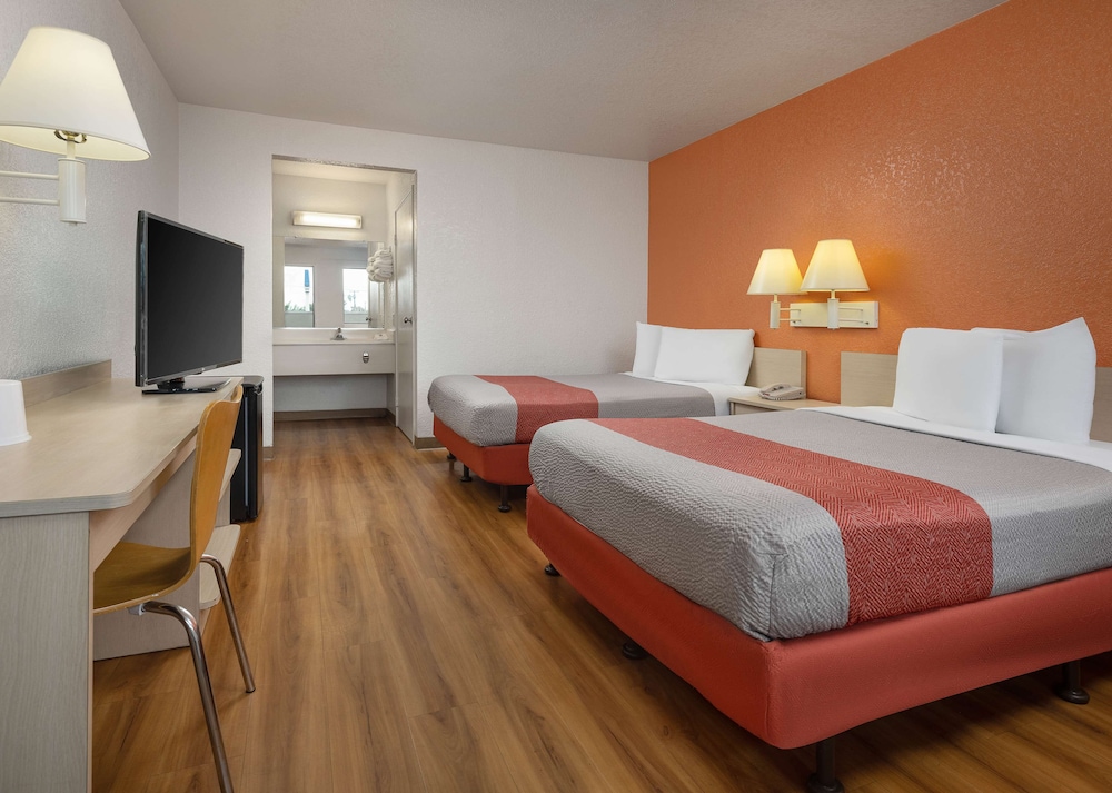 غرفة ديلوكس بسريرين مزدوجين، Motel6 Buena Park, CA - Knotts Berry Farm - Disneyland 2/7