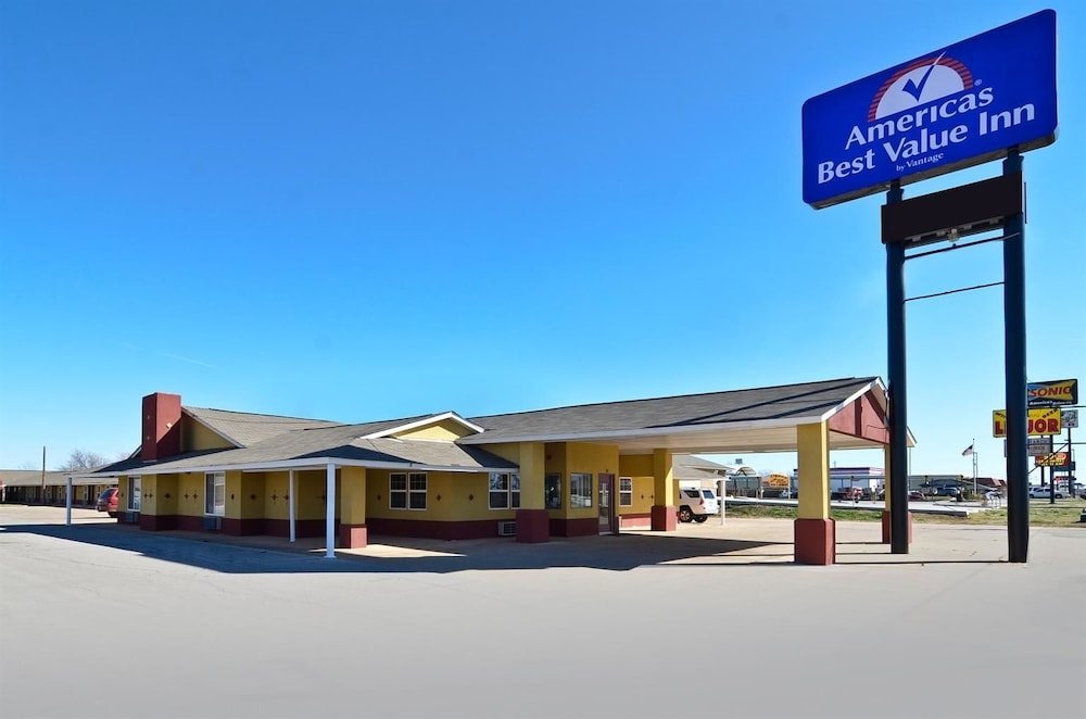 Americas Best Value Inn Pauls Valley 1/10