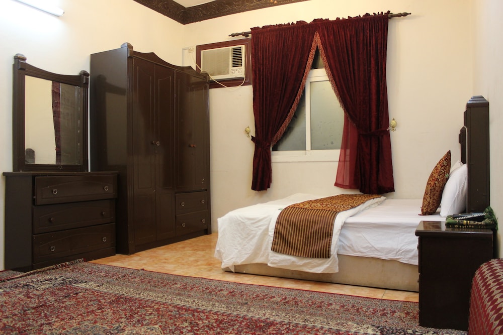 شقة بسرير مزدوج وسريرين منفصلين بغرفتي نوم، العييري للوحدات السكنية 3(Al Eairy Furnished Apartments - Al Bahah 3) 7/9