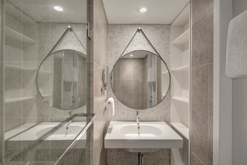 Adina Apartment Hotel Bondi Beach Sydney 24/68