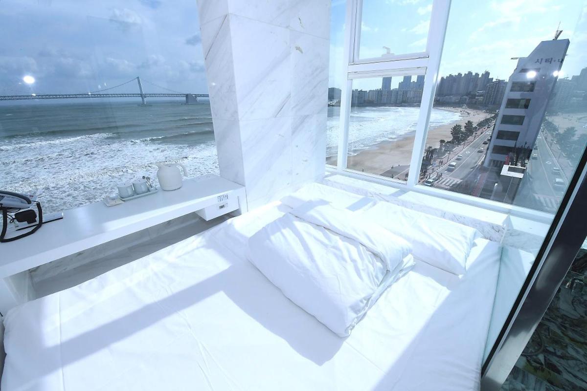 HOTEL 1 33/55