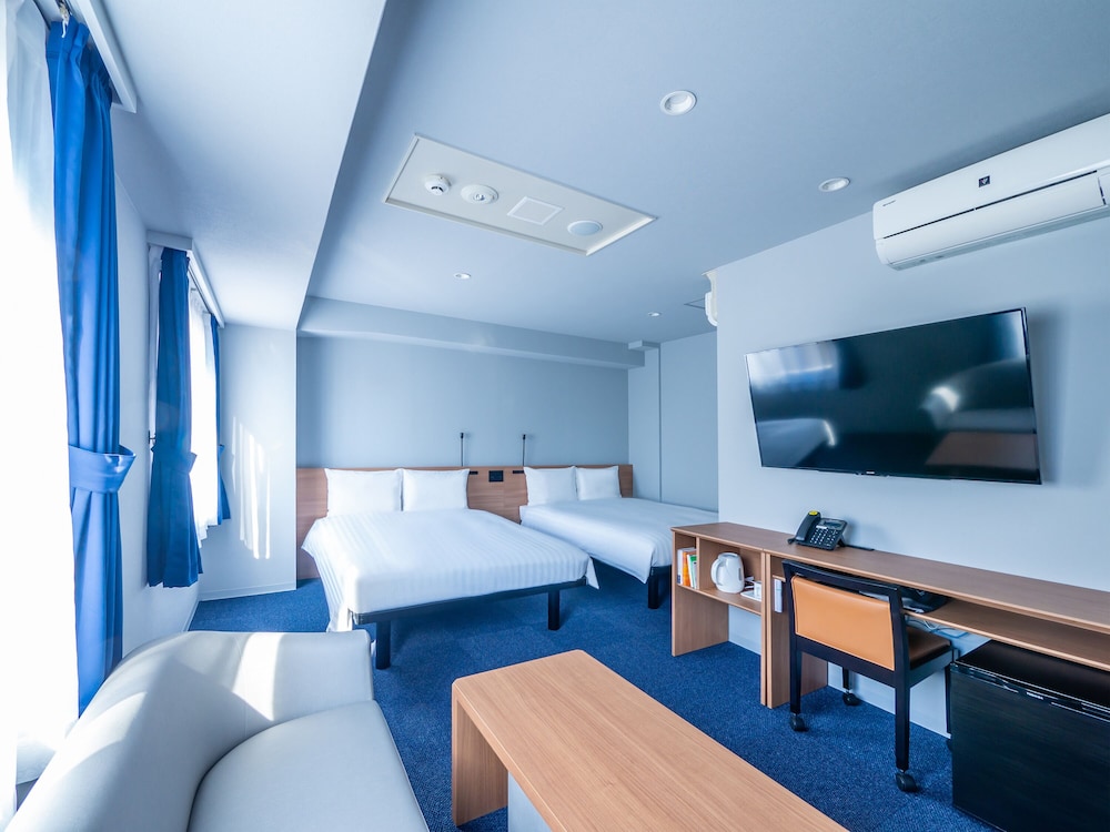 DELUXE, TWIN BEDS