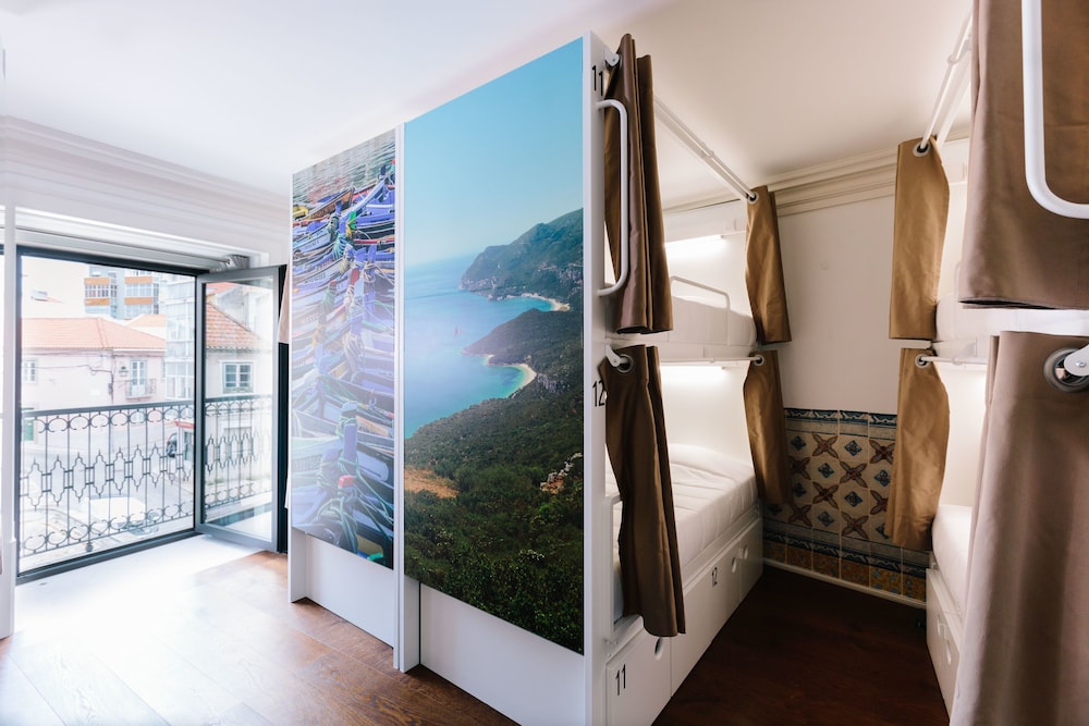 Lisbon South Hostel 28/29