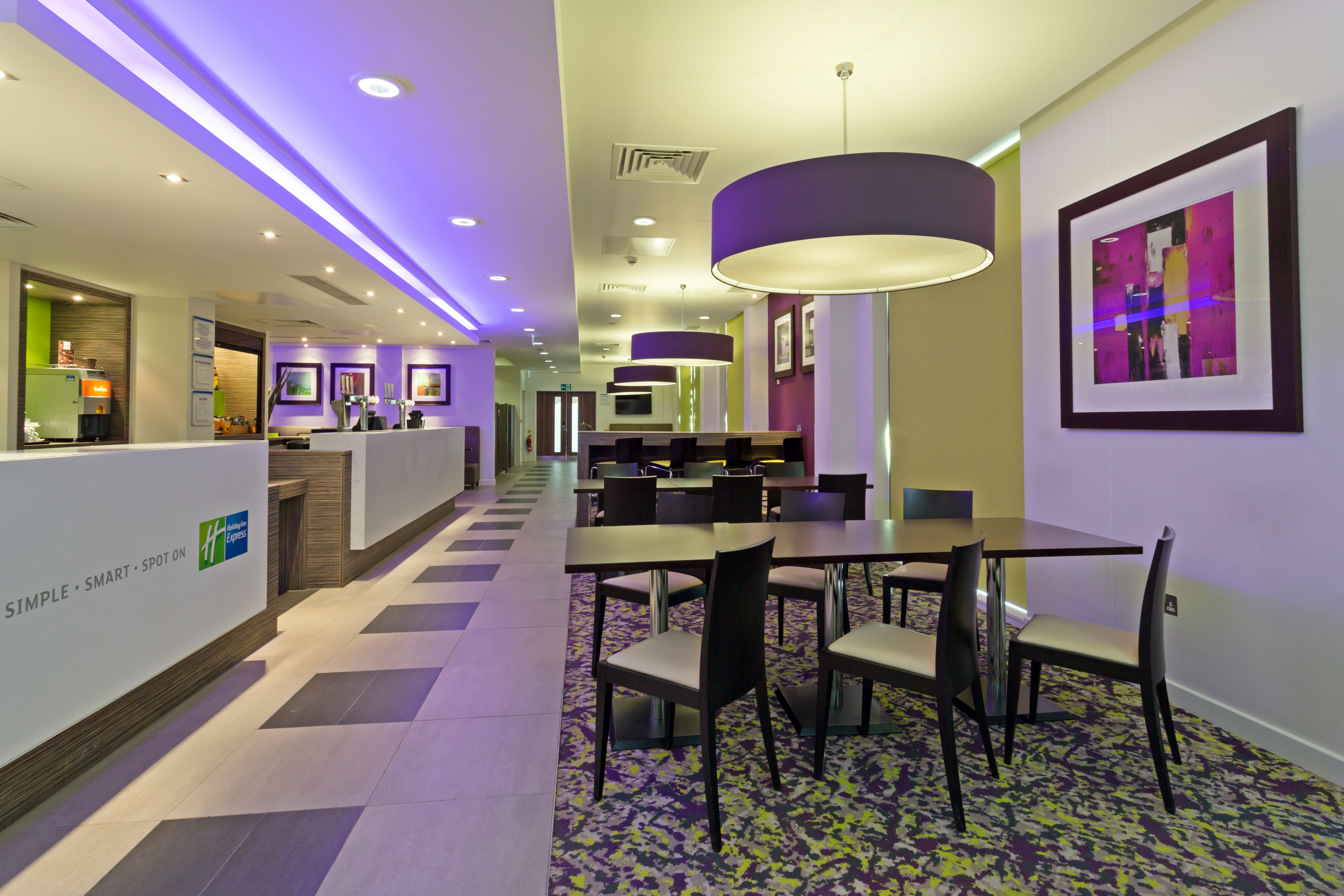 HOLIDAY INN EXPRESS HARLOW 62/74