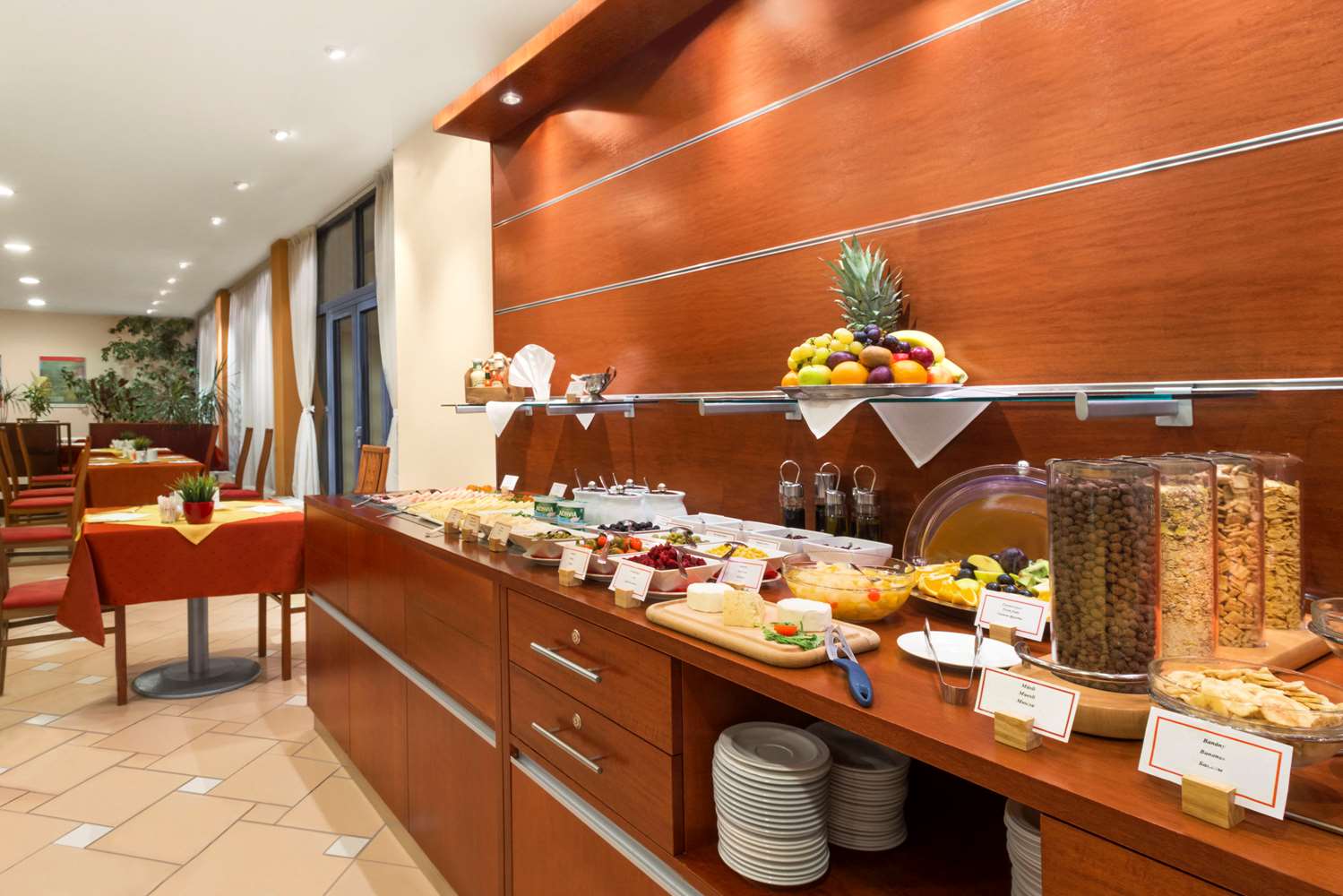 Ramada by Wyndham Airport Prague 3/17