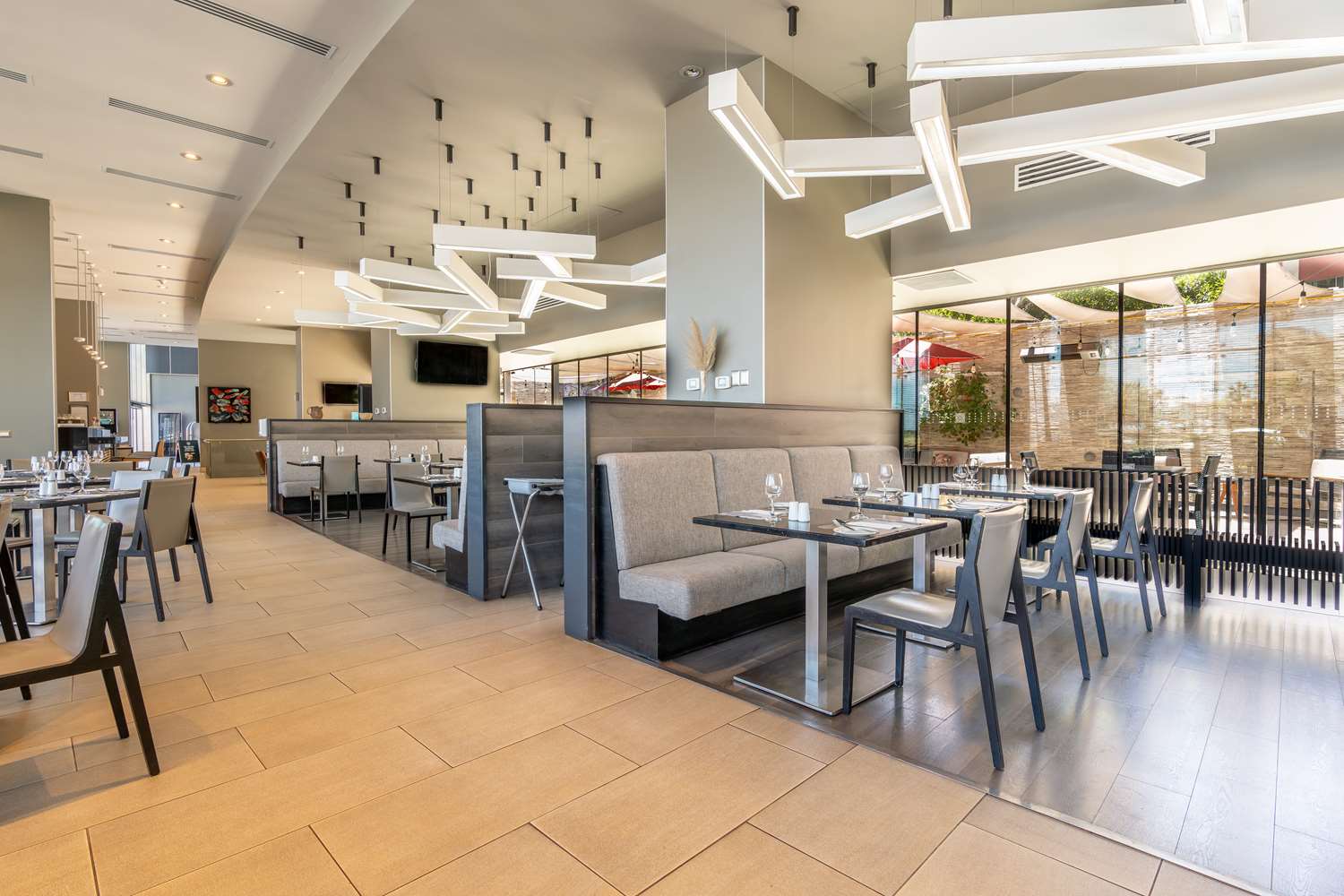 restaurant cafeteria