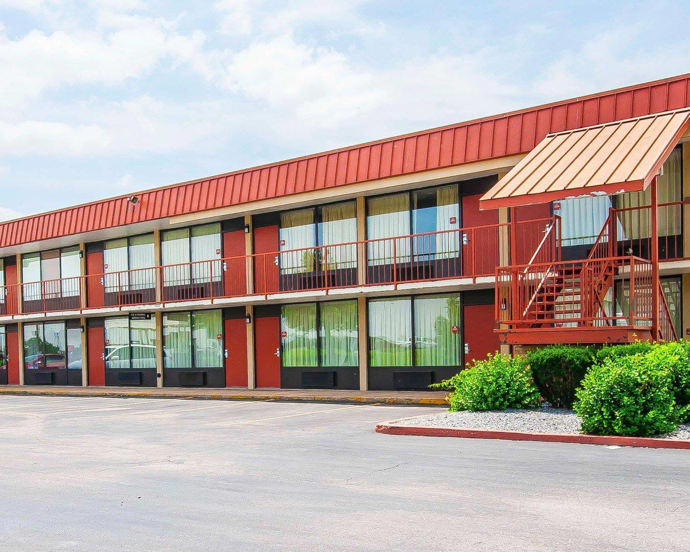 Econo Lodge Dyersburg I-155 2/27