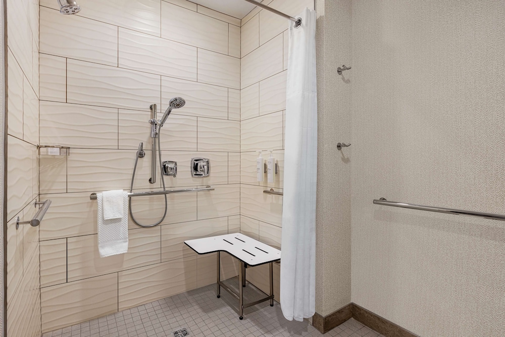 Embassy Suites by Hilton Round Rock 16/63