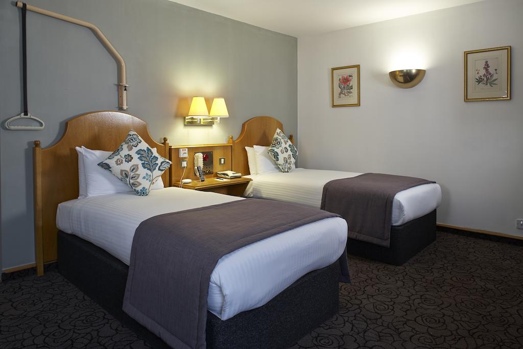 Copthorne Hotel London Gatwick 12/29
