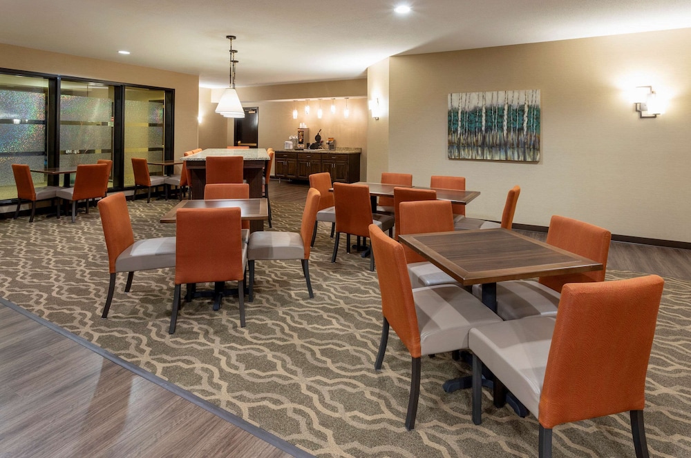 Comfort Suites Ramsey MN 27/31