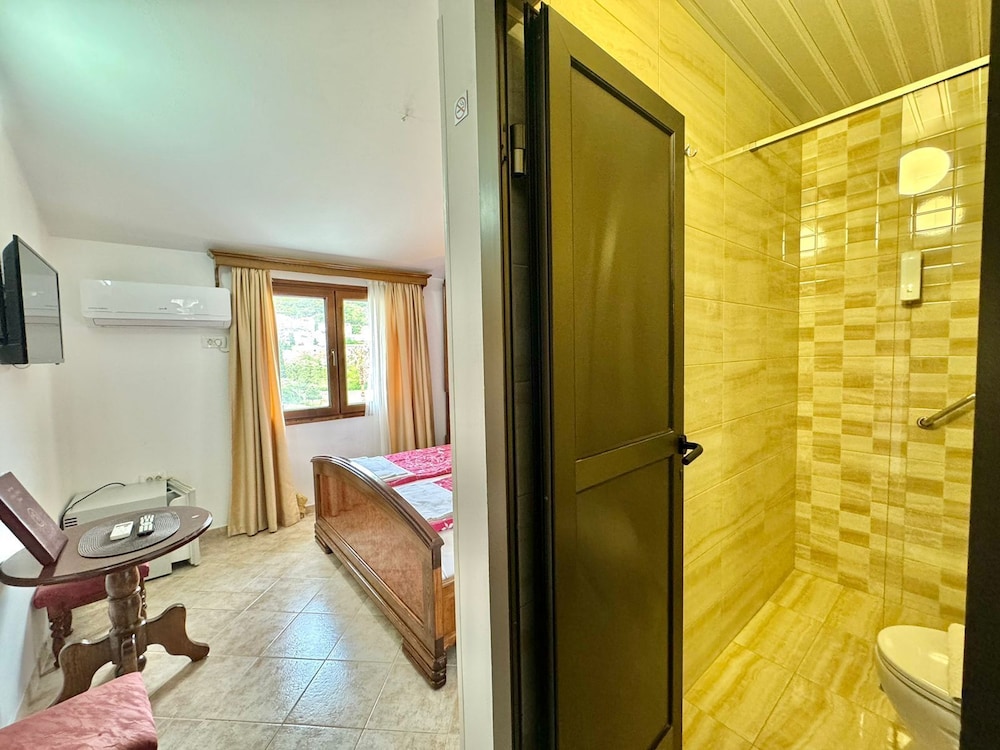 Hotel Grbalj 28/75
