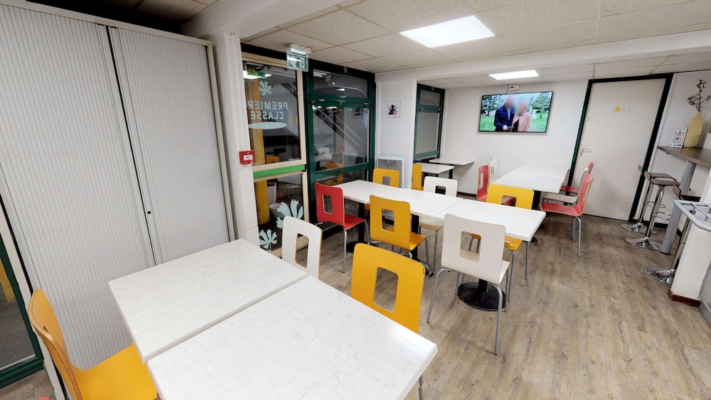 Premiere Classe Fontenay Tresigny 12/31