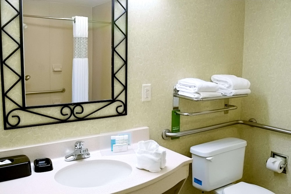 Hampton Inn & Suites Birmingham-Pelham (I-65) 12/48