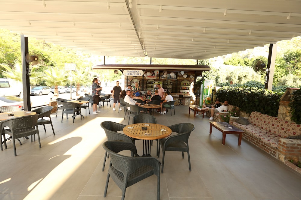 Mavruka Hotel 40/60