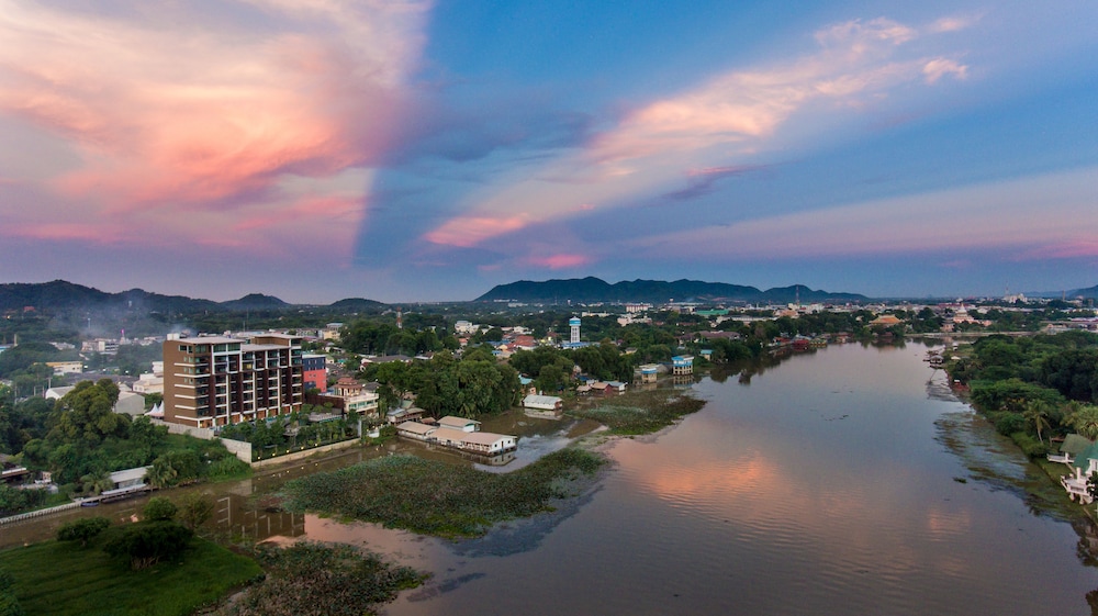 Natee the Riverfront Hotel Kanchanaburi 26/38