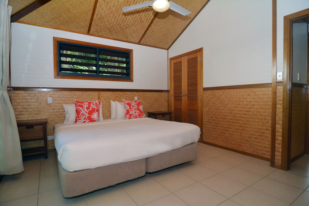 DELUXE, STUDIO, OCEAN FRONT