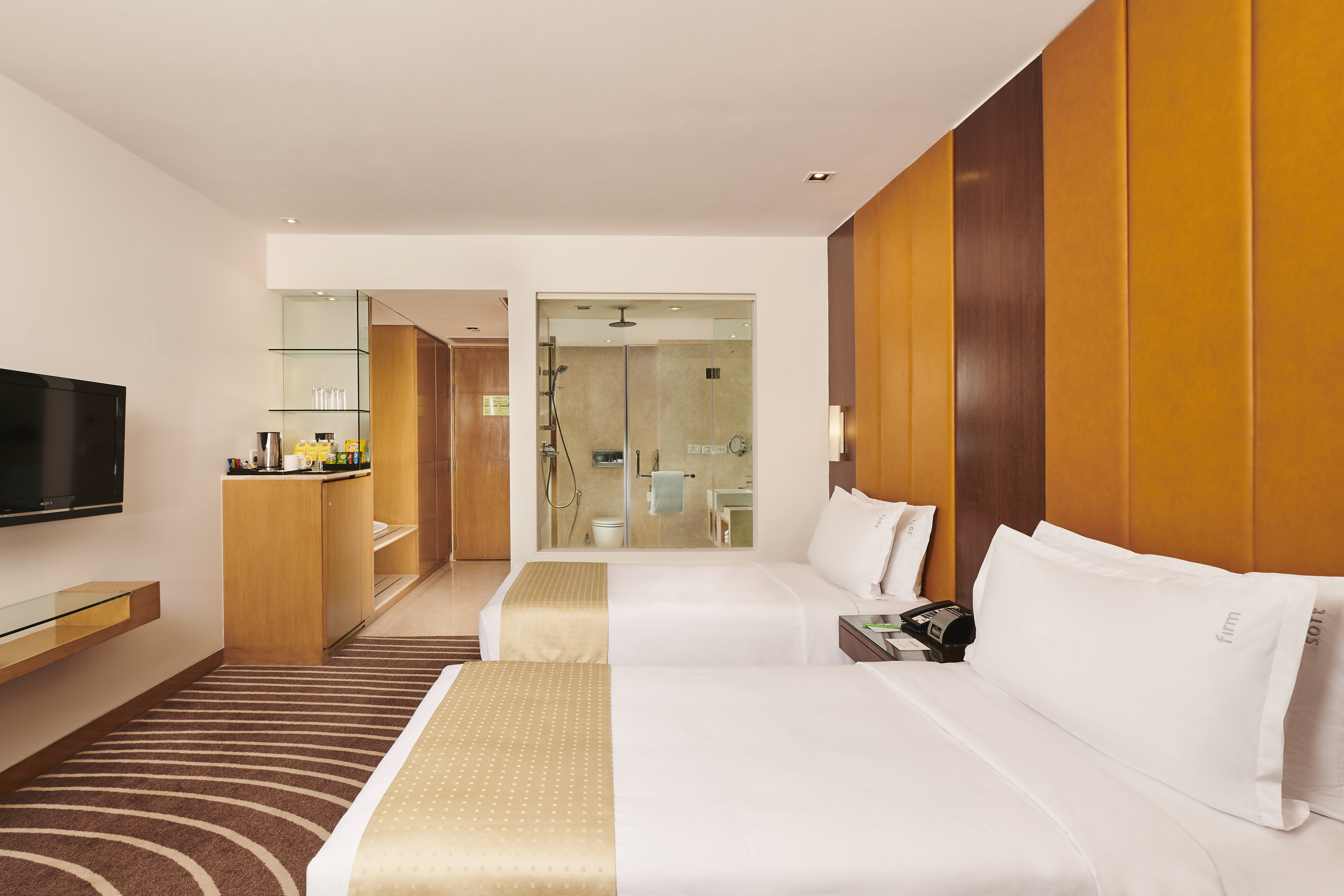 HOLIDAY INN MUMBAI INTERNATIONAL AIRPORT 12/72