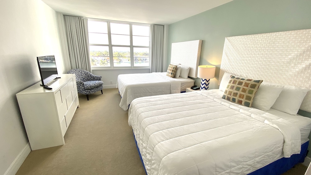 2 BEDROOMS, JUNIOR SUITE, BAY VIEW, BALCONY