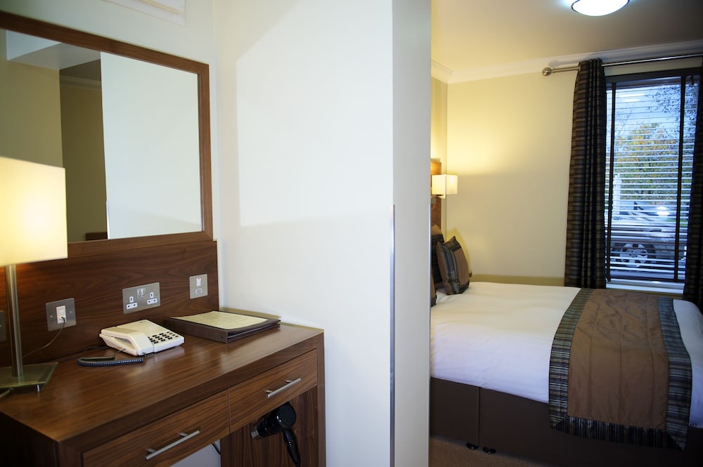 NEVIS BANK INN HOTEL 10/29