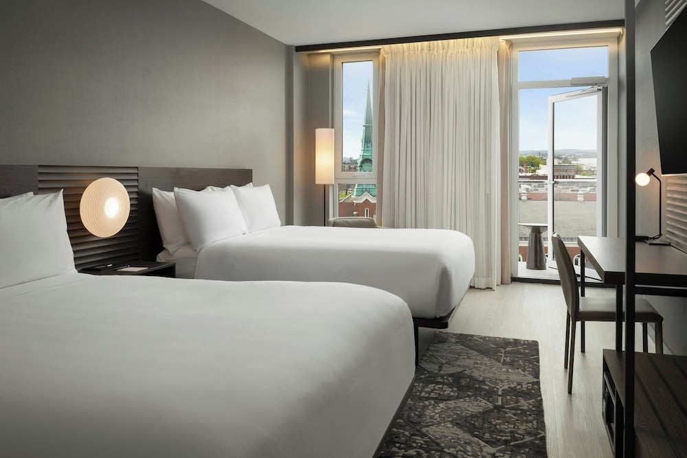 AC Hotel Burlington 11/50