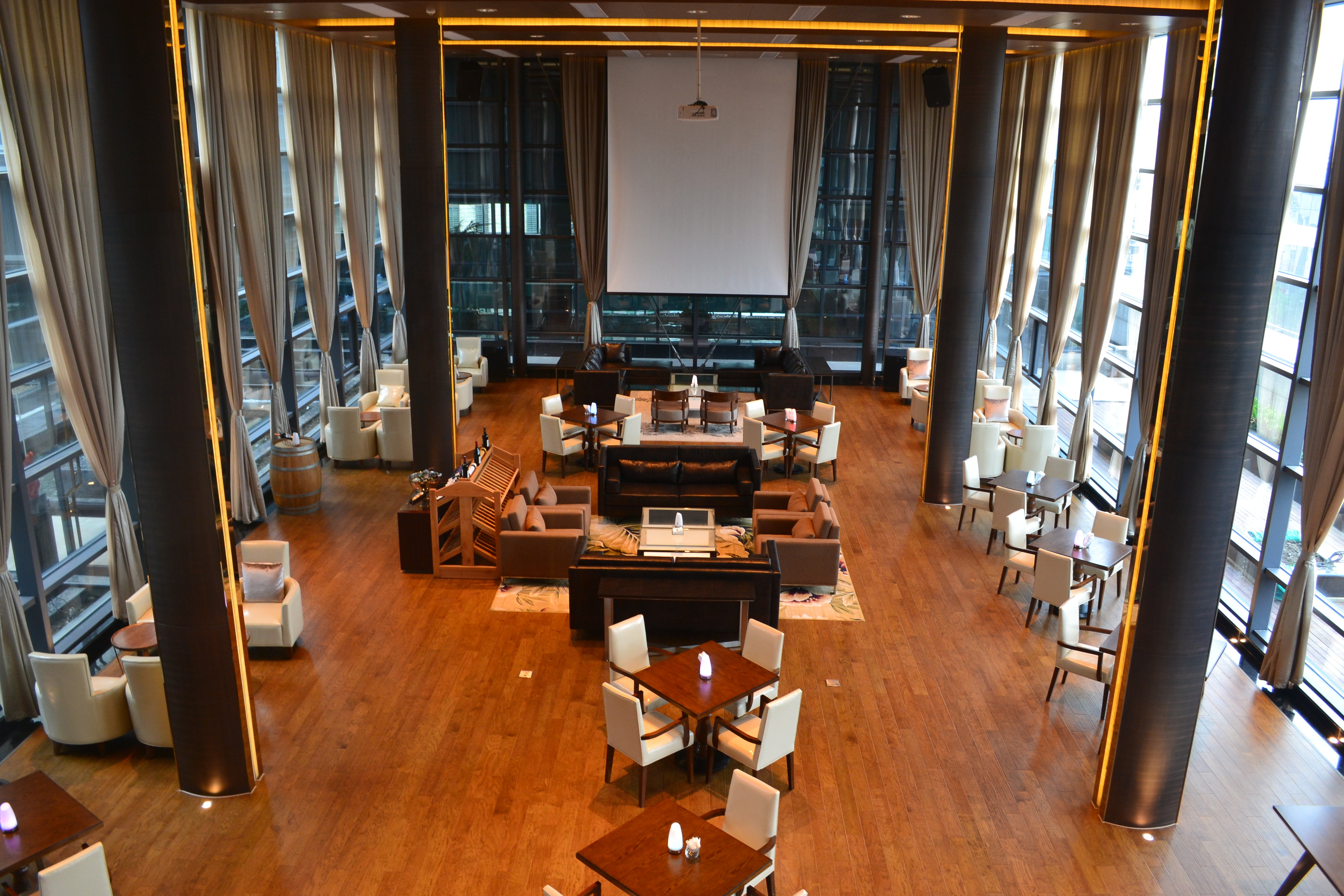 HOLIDAY INN SHANGHAI SONGJIANG 33/42