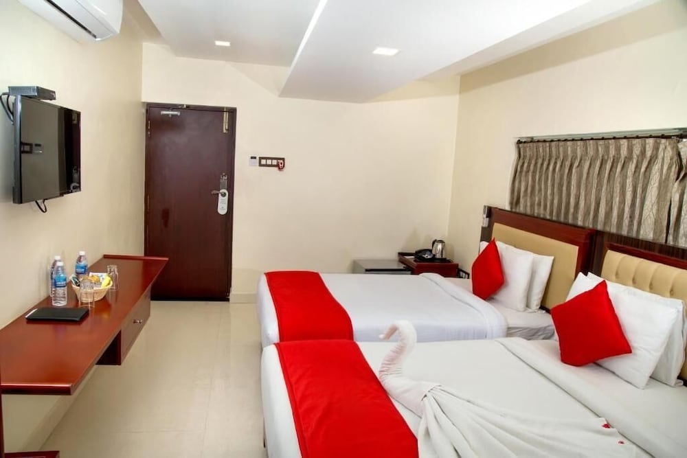 Oyo 14759 Hotel President 8/55