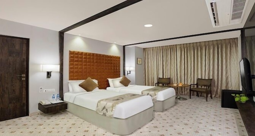 Regenta Central Hotel & Convention Centre Nagpur 10/26
