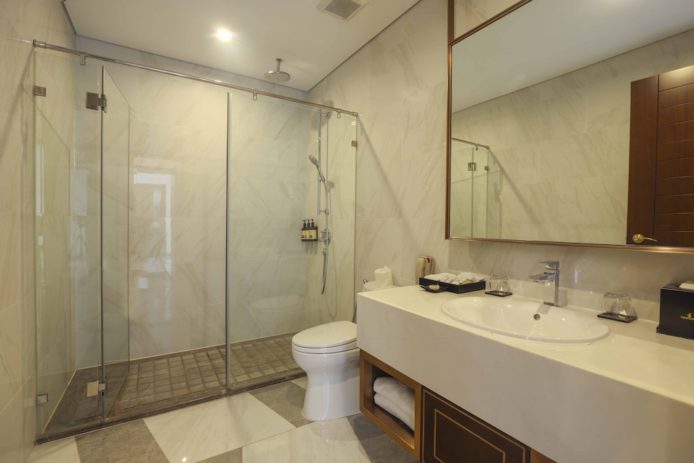 Vinpearl Resort and Golf Nam Hoi An 77/78