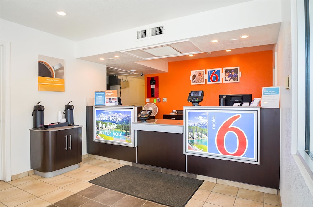 Motel6 Pueblo, CO - I-25 13/52