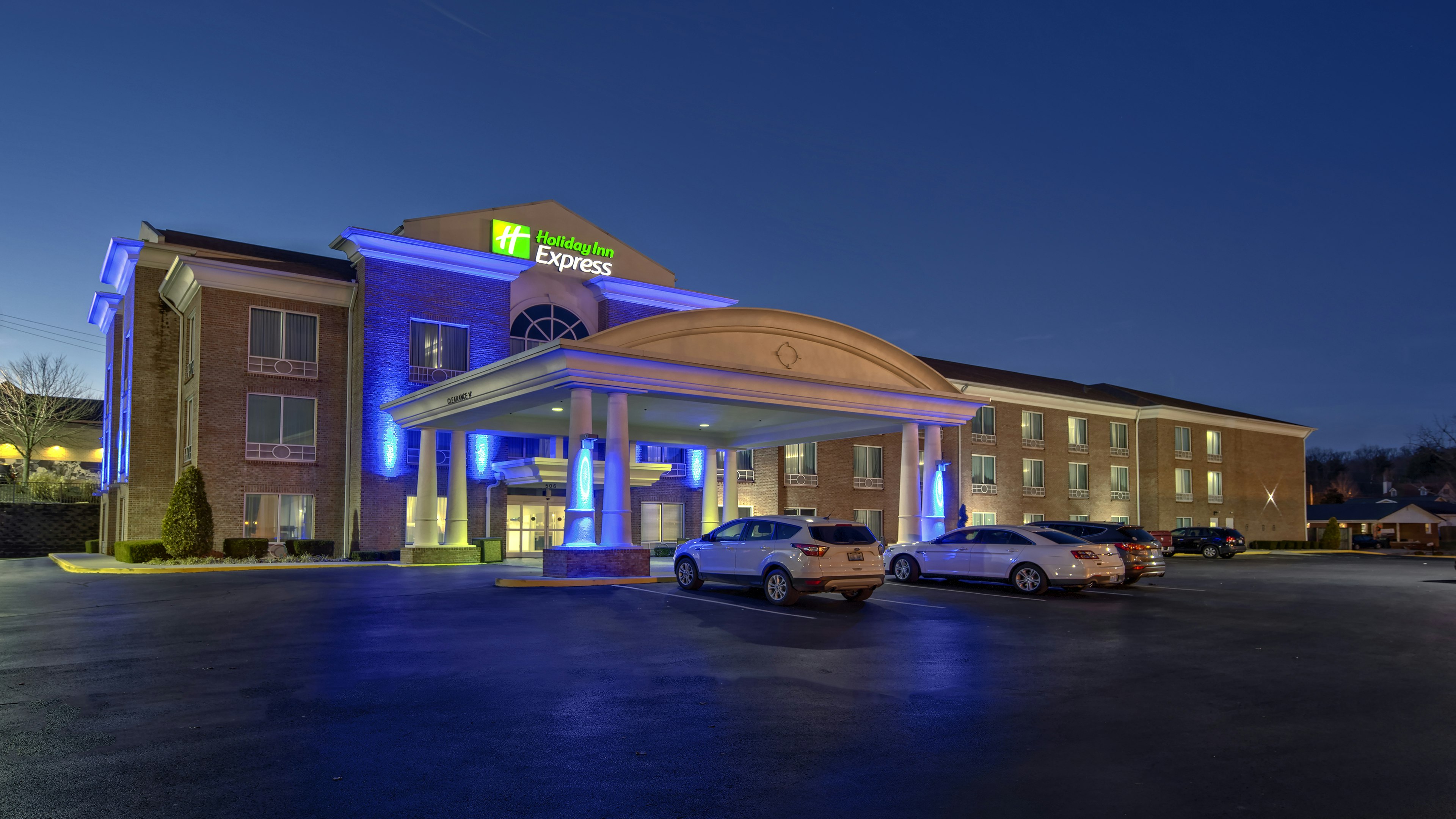 Holiday Inn Express Hotel And Suites London 26/27