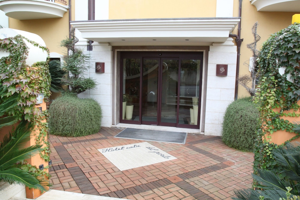 Hotel Cala Del Porto 40/42