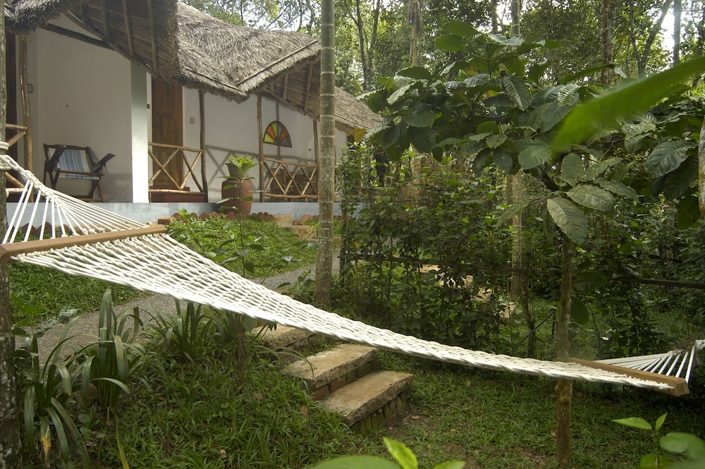 Amritara Shalimar Spice Garden Resort & Spa 74/78