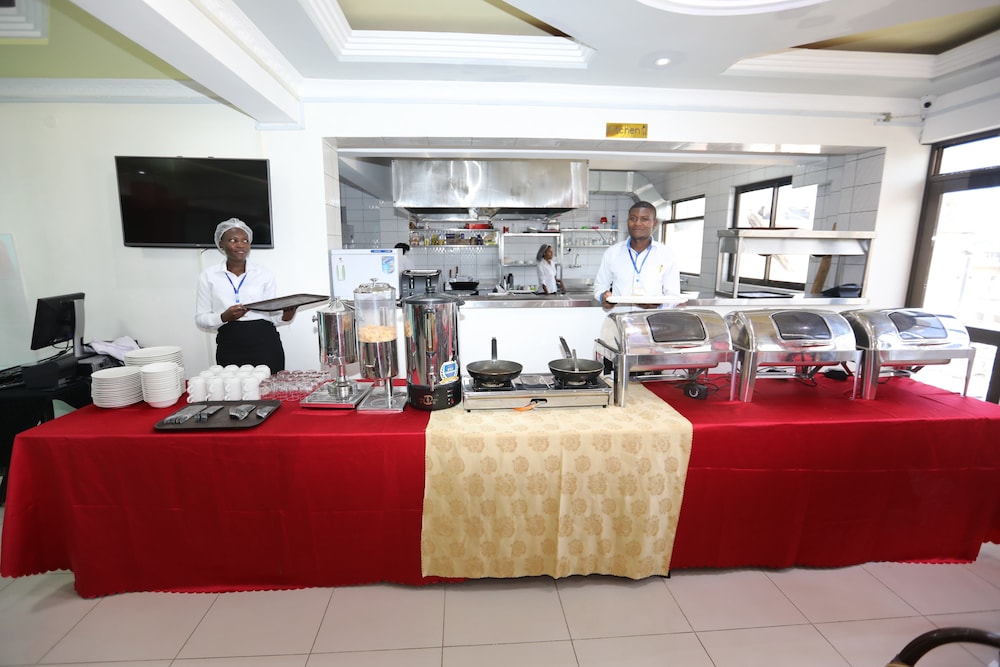 Sheratton Regency Hotel 25/34