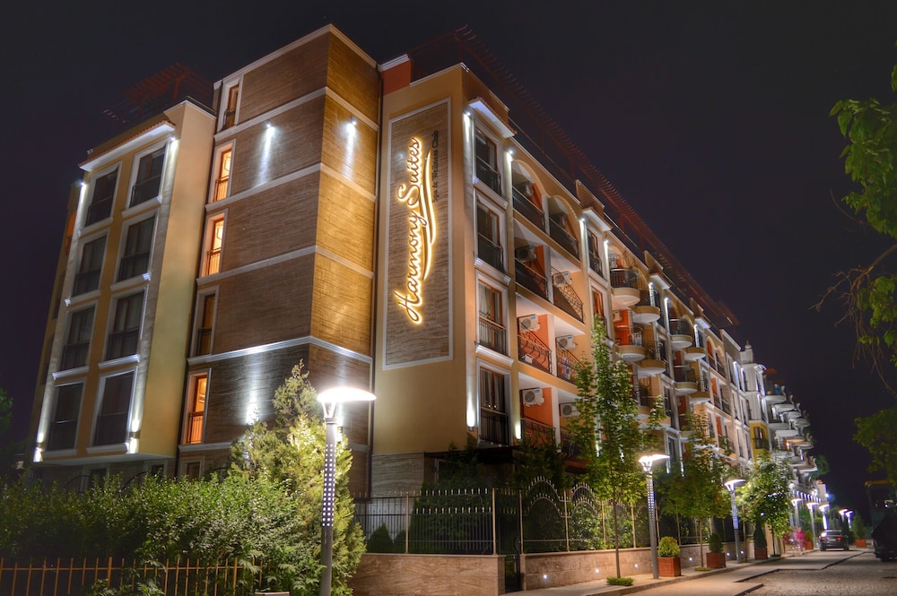 Harmony Suites 2 3 2/65
