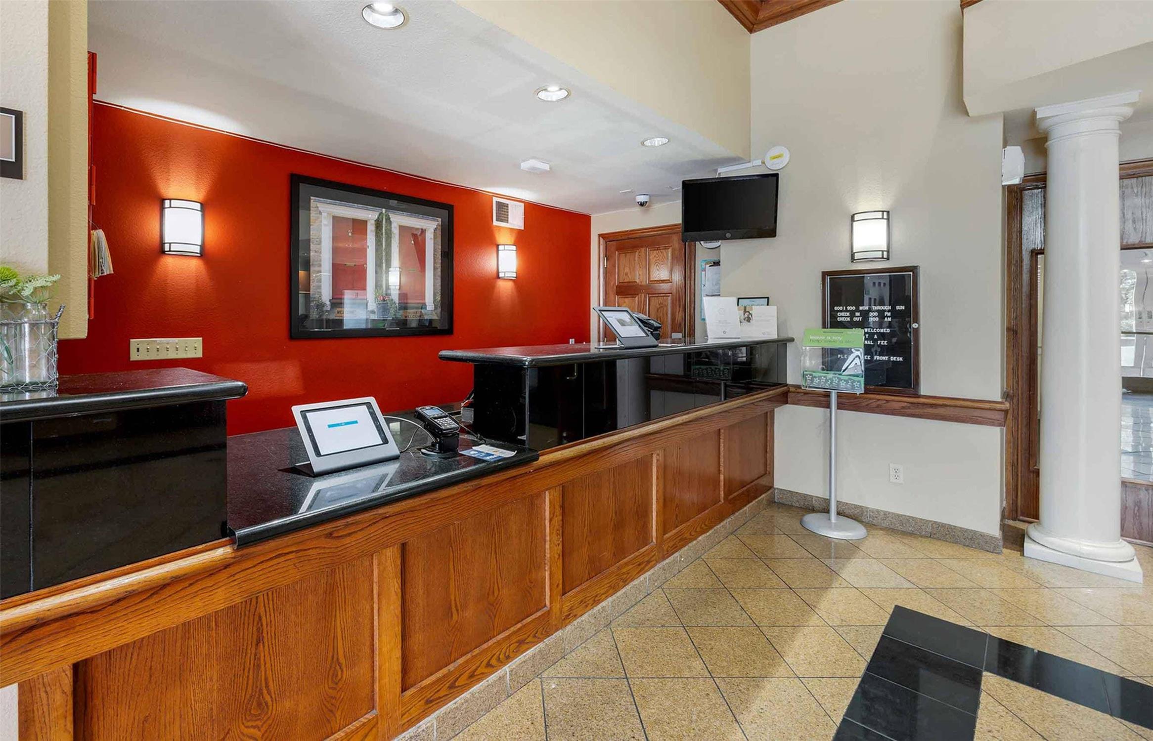 MainStay Suites Las Vegas Flamingo 1/6