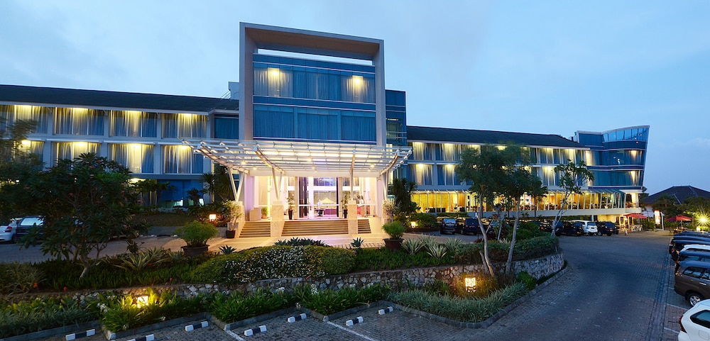 Emersia Hotel Resort 3/50