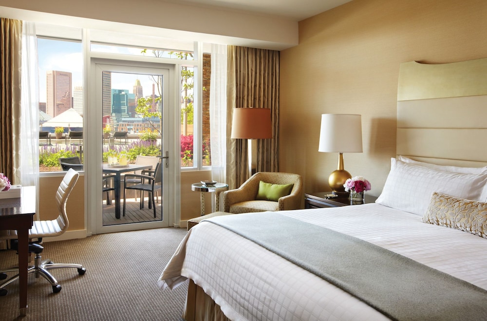 HARBOUR, SUITE, KING BED