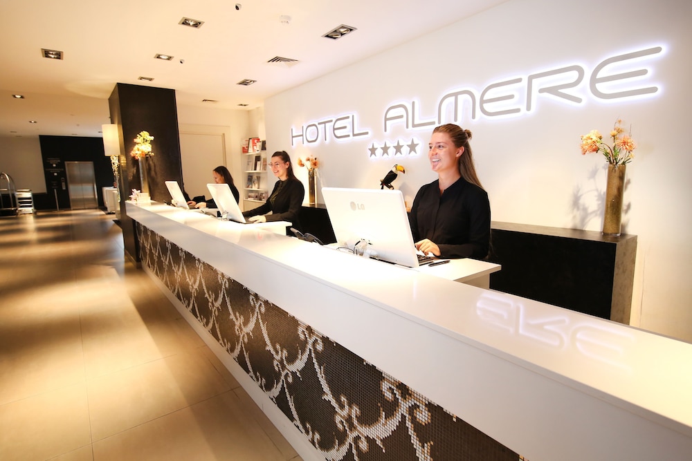 Van Der Valk Almere 4/49