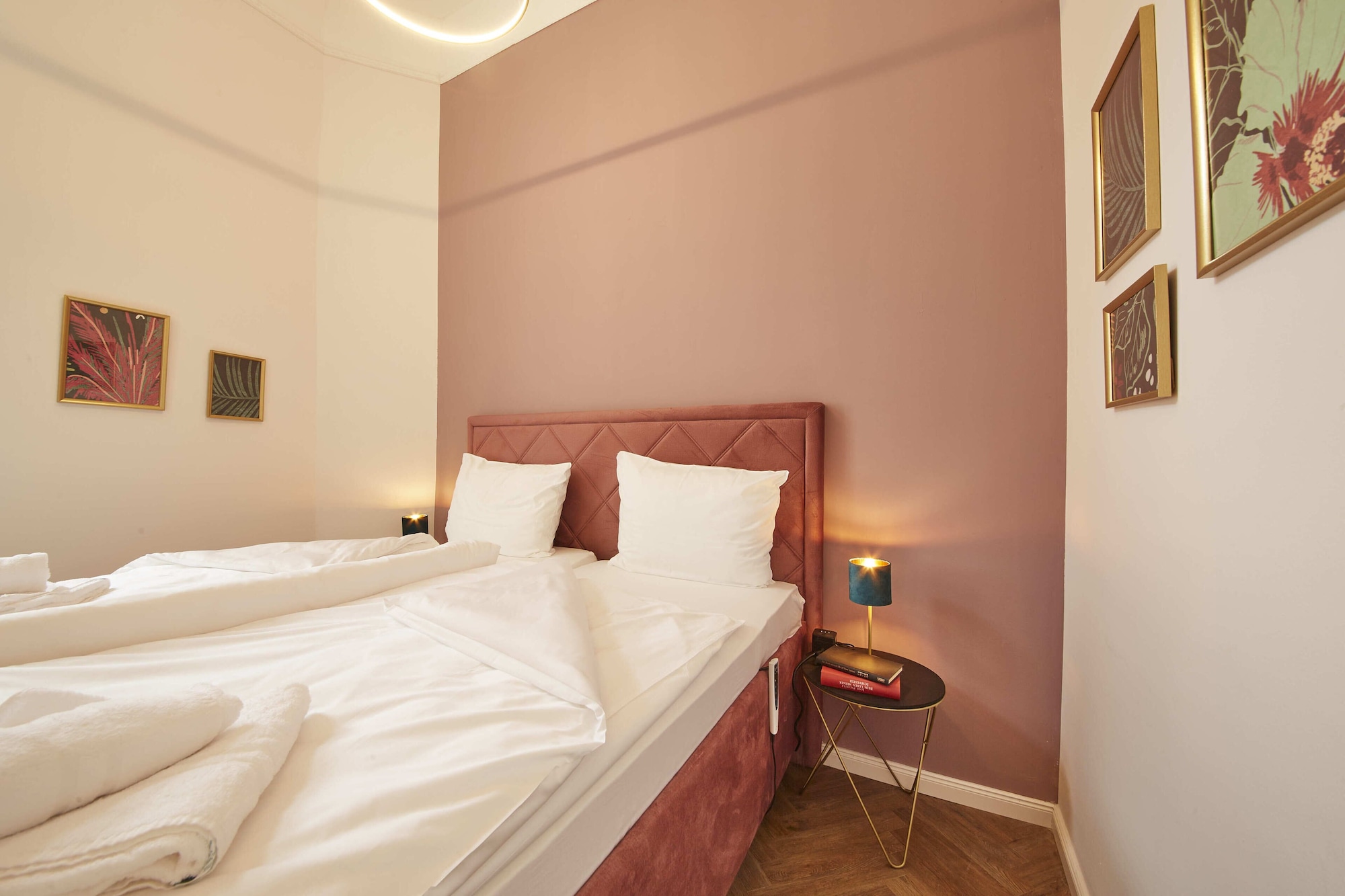 Design, Studio, King Bed, Sofa