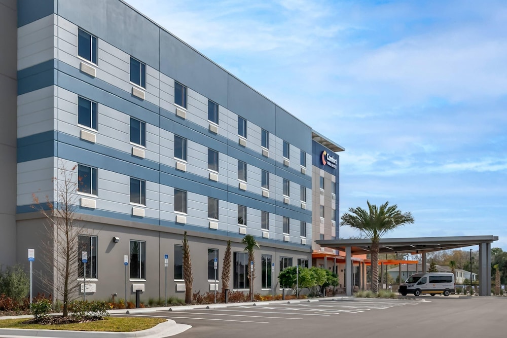 Comfort Inn & Suites Orlando Sanford Airport 46/54
