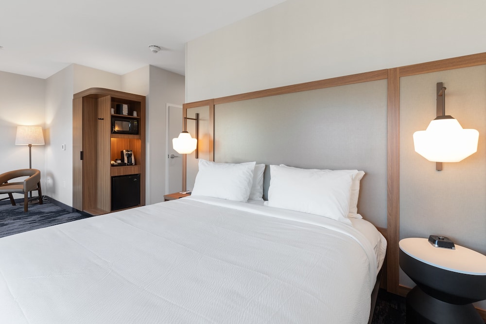 Fairfield Inn And Suites By Marriott San Francisco Pacifica Ex Holiday Inn Express Hotel Suites 19/50