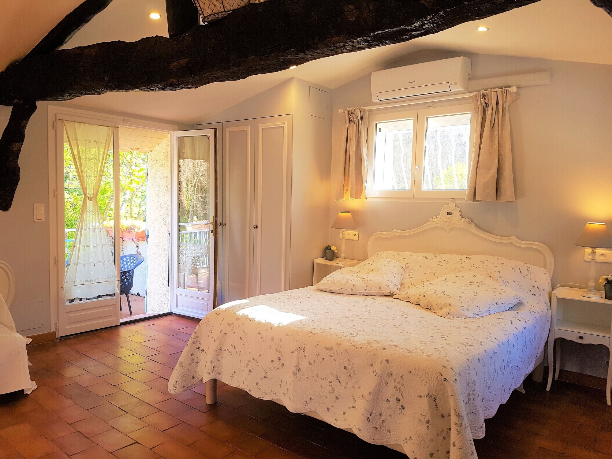 DOUBLE BED
