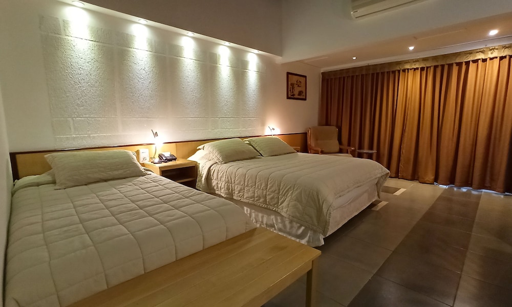 Papillon Hotel 10/50