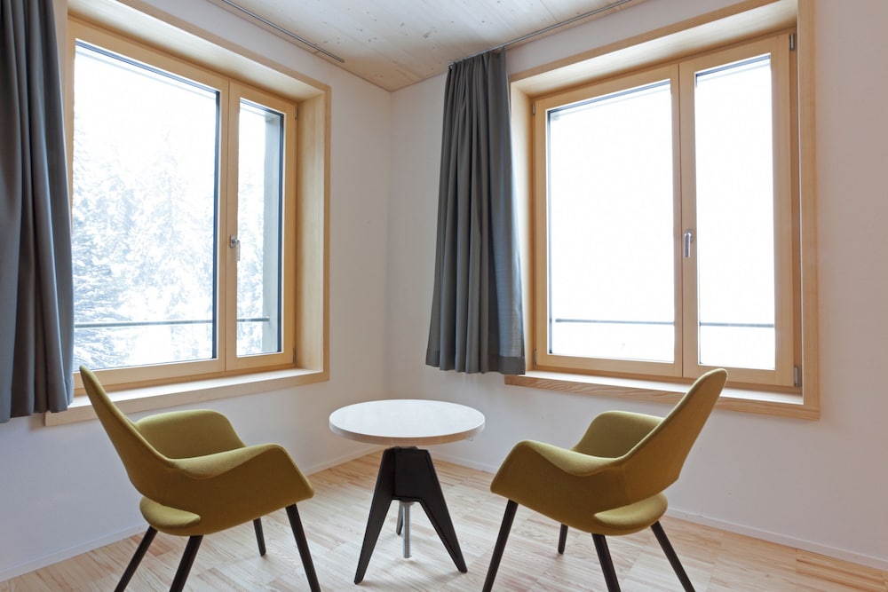 Youth Hostel 43/63