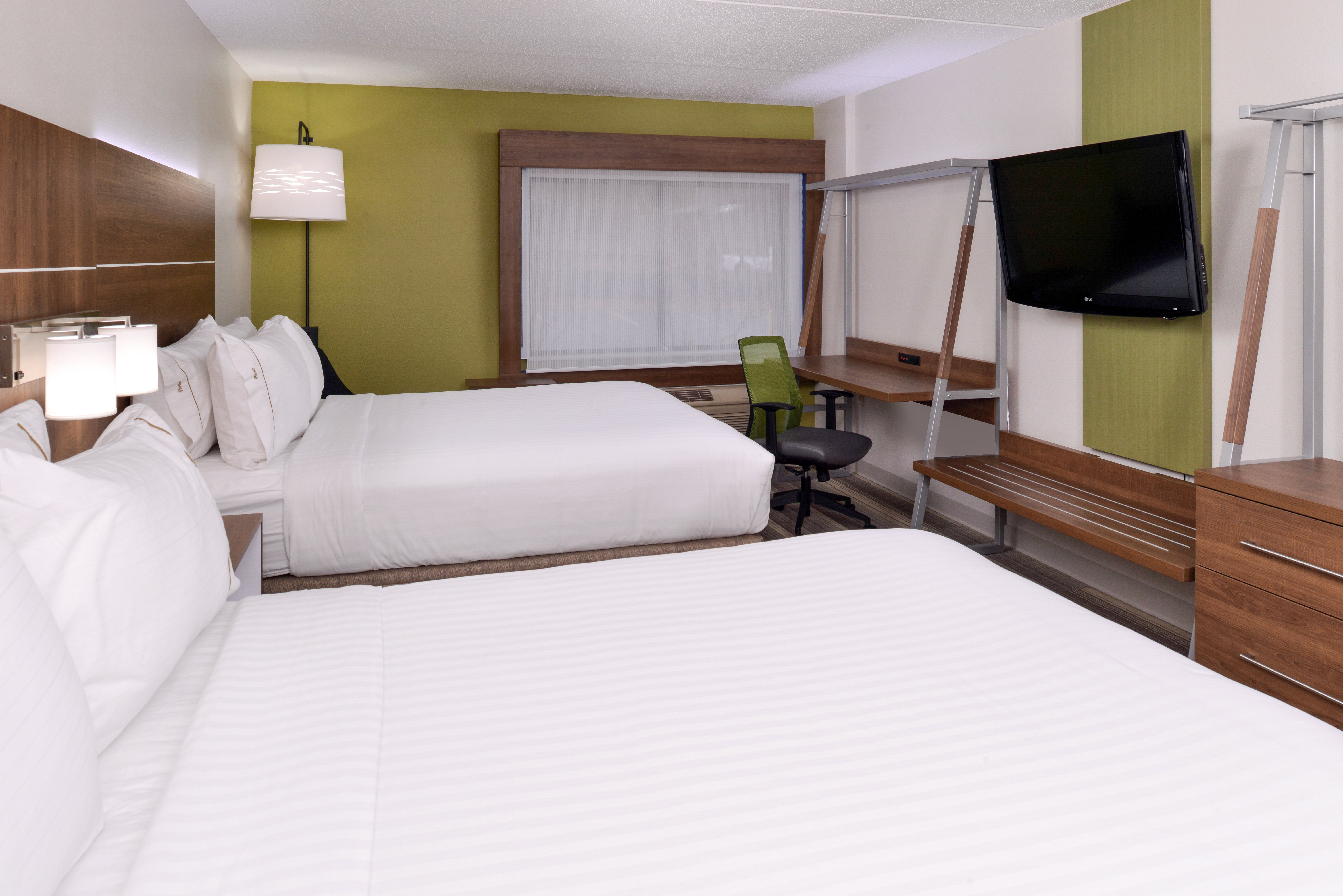 Holiday Inn Express Suites Raleigh Ne Medical Ctr Area 30/74
