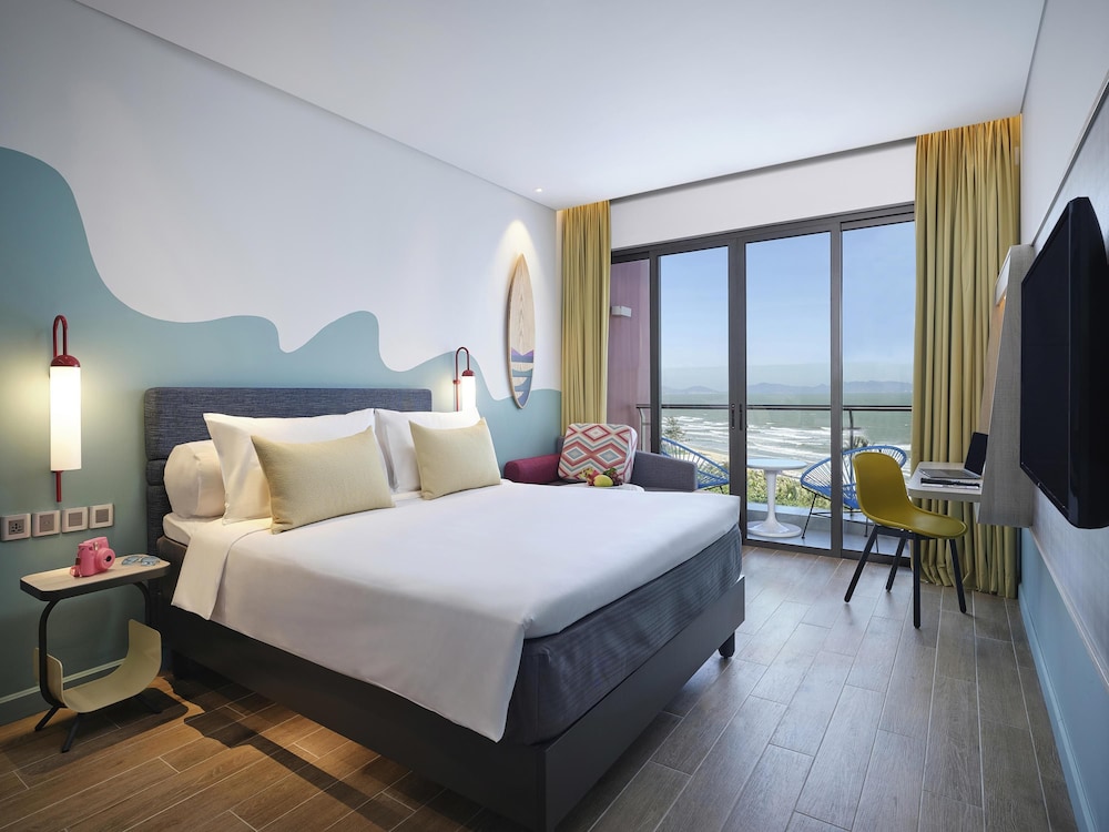 غرفة بريميوم بسرير كوين بإطلالة على البحر بشرفة، ibis Styles Vung Tau 3/5