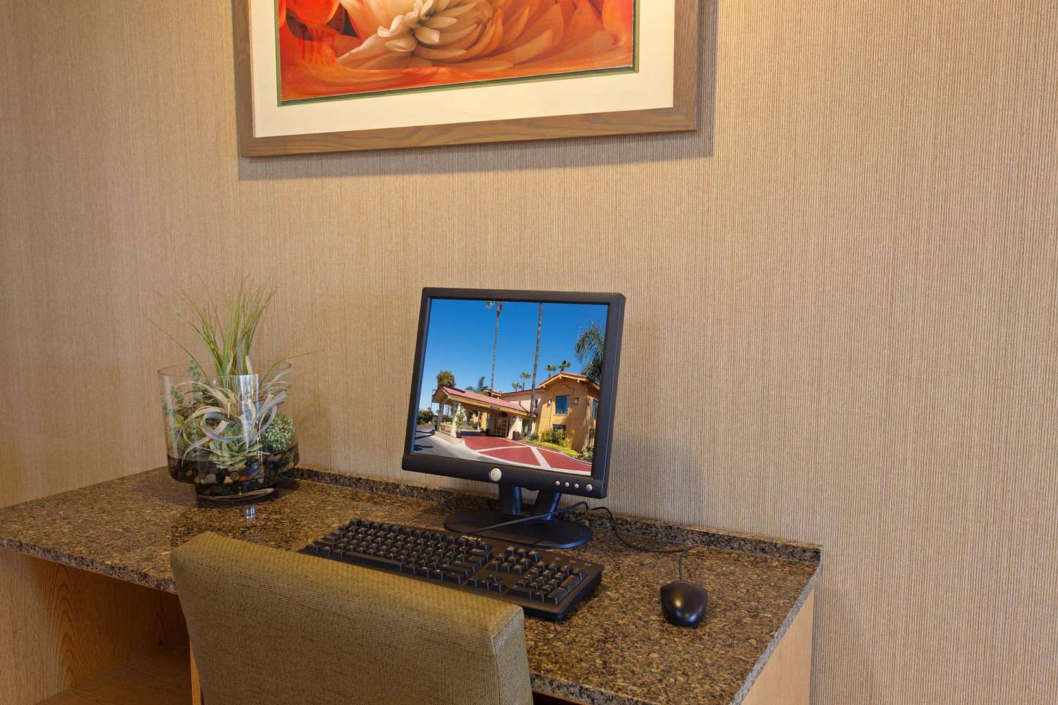 La Quinta Inn by Wyndham Costa Mesa / Newport Beach 18/23